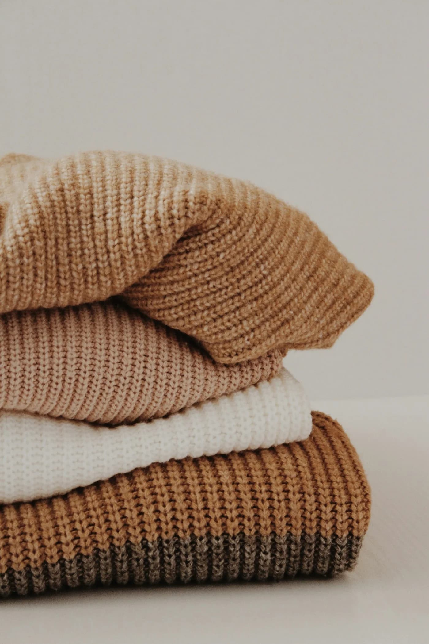 Cardigan roz tricotat